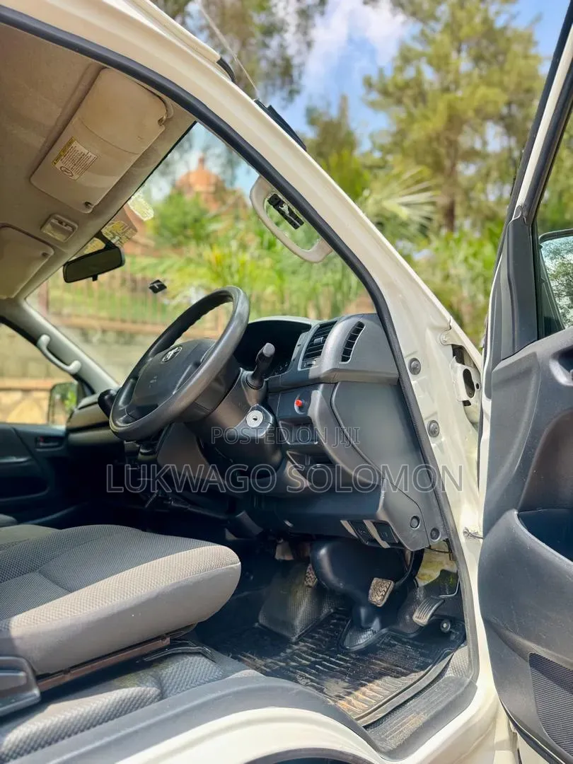 Car 2022 White