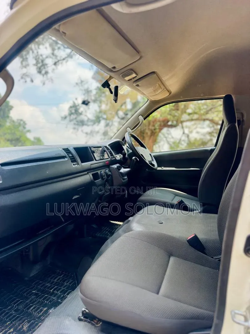 Car 2022 White