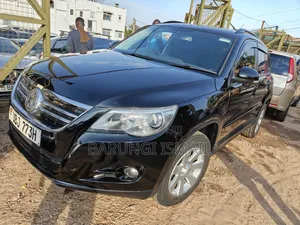 Volkswagen Tiguan 2010 Black