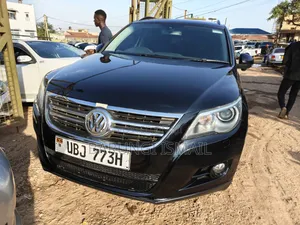 Volkswagen Tiguan 2010 Black