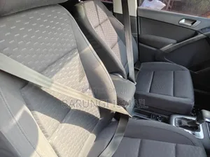 Volkswagen Tiguan 2010 Black