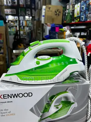 Kenwood Stp70 2600w Ceramic Steam Iron.