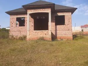 6bdrm House in Wakiso / Wakiso for sale