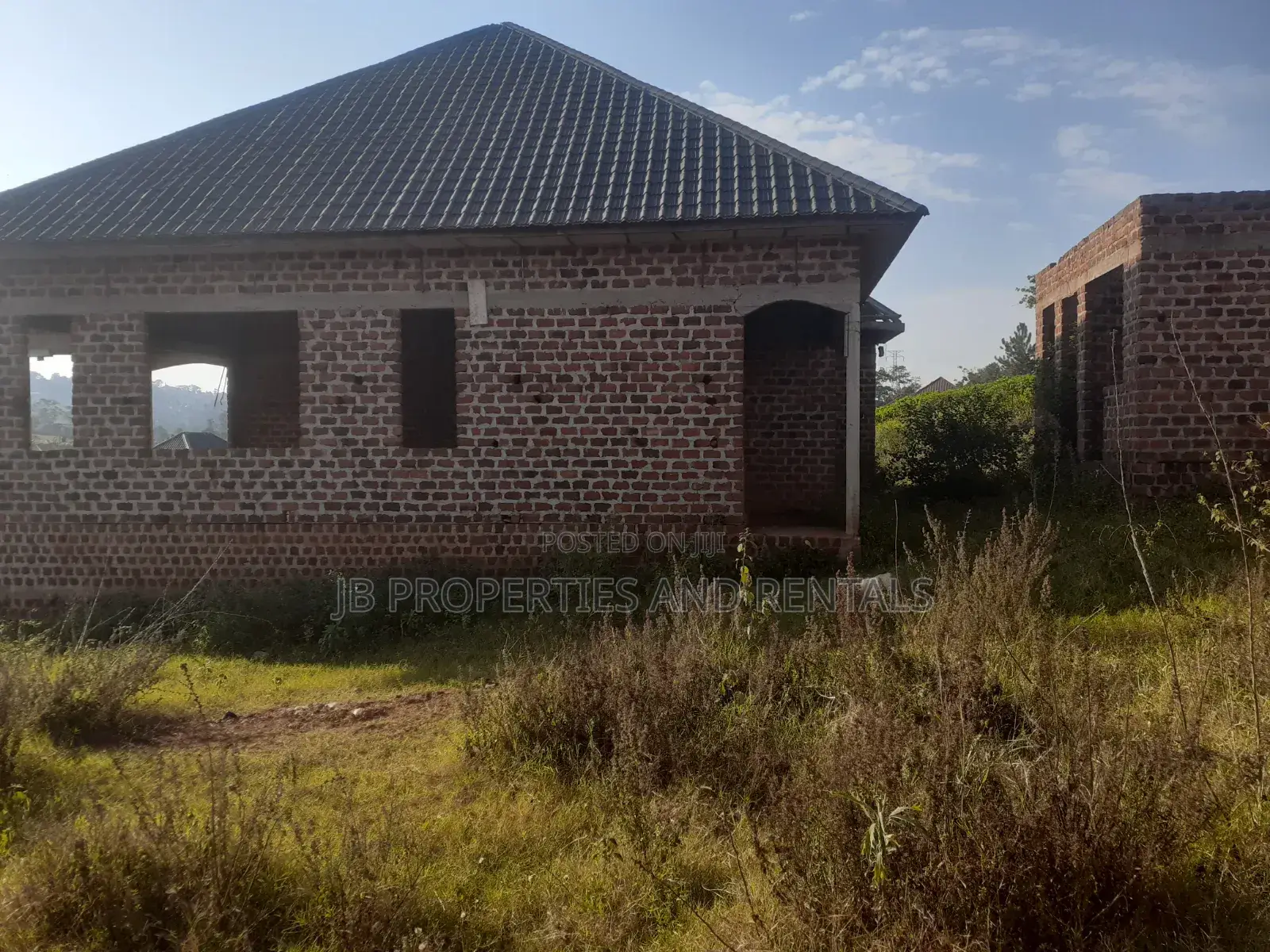 6bdrm House in Wakiso / Wakiso for sale