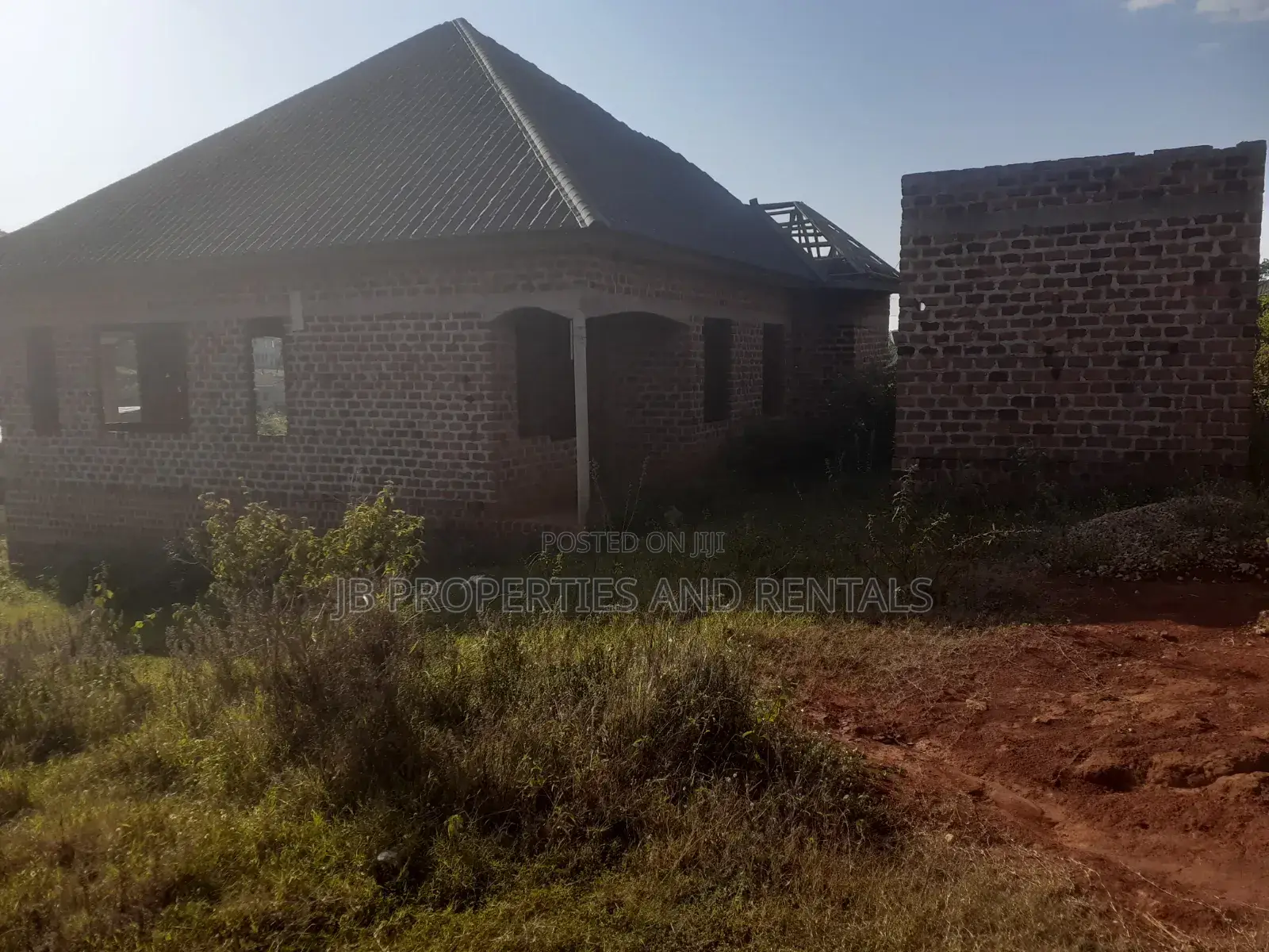 6bdrm House in Wakiso / Wakiso for sale