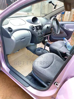 Toyota Vitz 2001 Purple