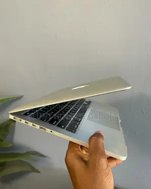 Laptop Apple MacBook Pro 2015 8GB Intel Core i5 SSD 256GB