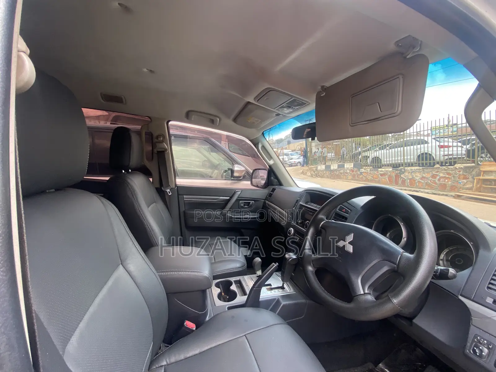 Mitsubishi Pajero 2017 White