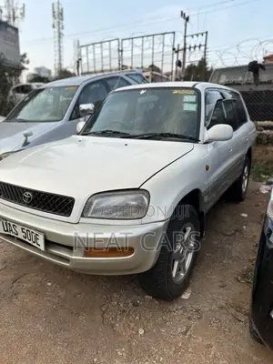 Toyota RAV4 1999 Pearl
