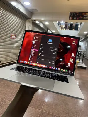 Laptop Apple MacBook Pro 2017 16GB Intel Core i7 SSD 512GB