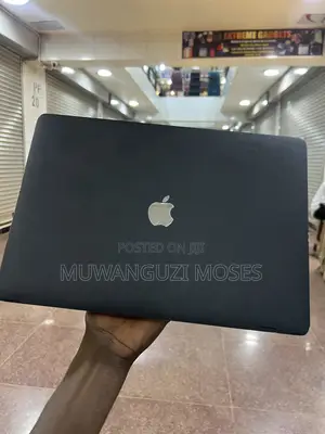 Laptop Apple MacBook Pro 2017 16GB Intel Core i7 SSD 512GB
