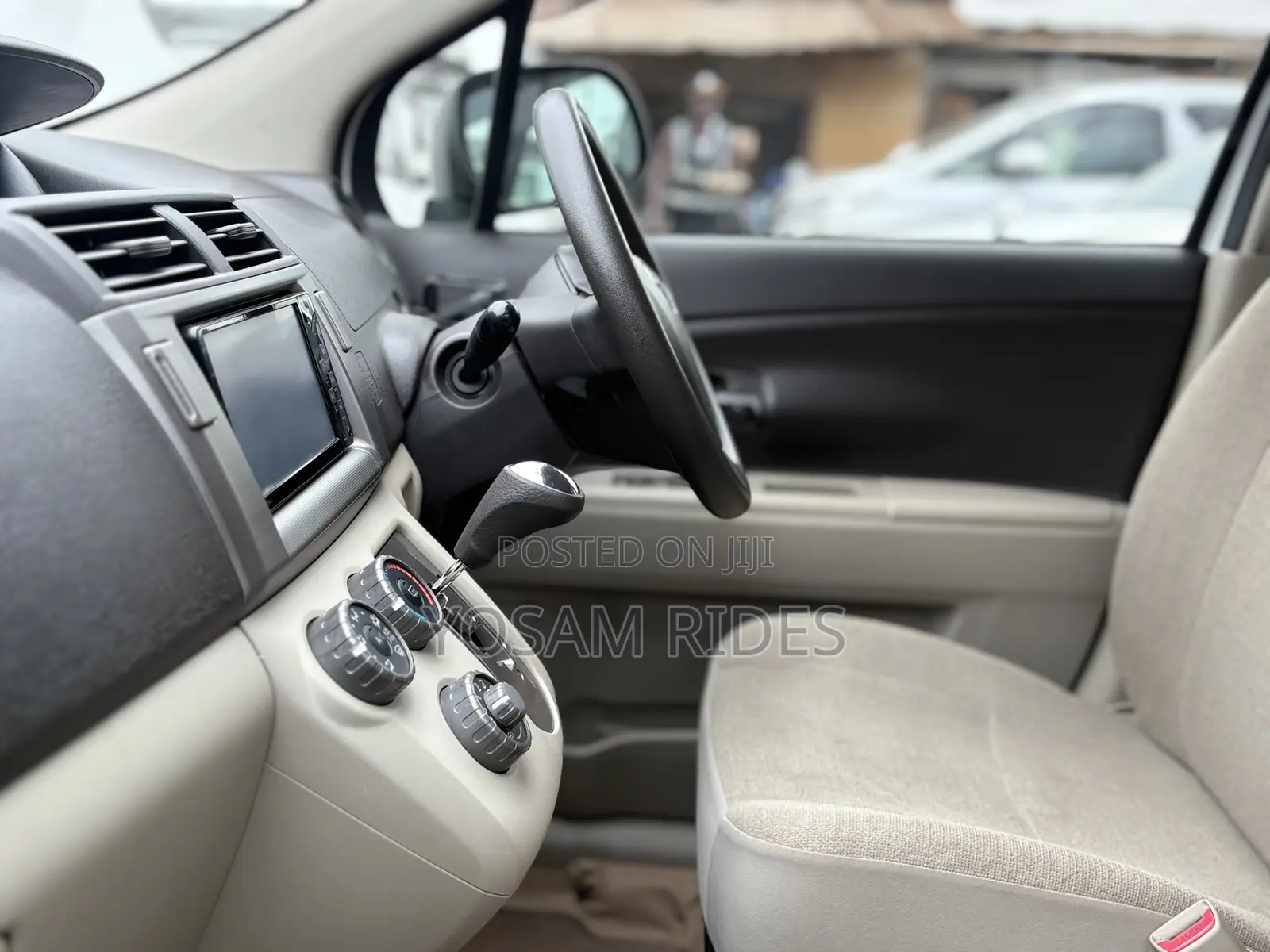 Toyota Passo Sette 1.5 FWD 2009 White