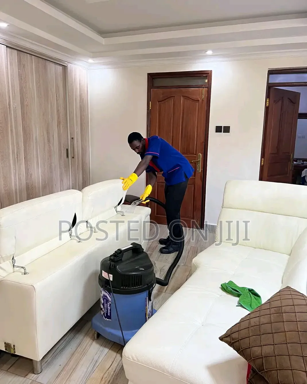 Sofa Set Cleaning Services