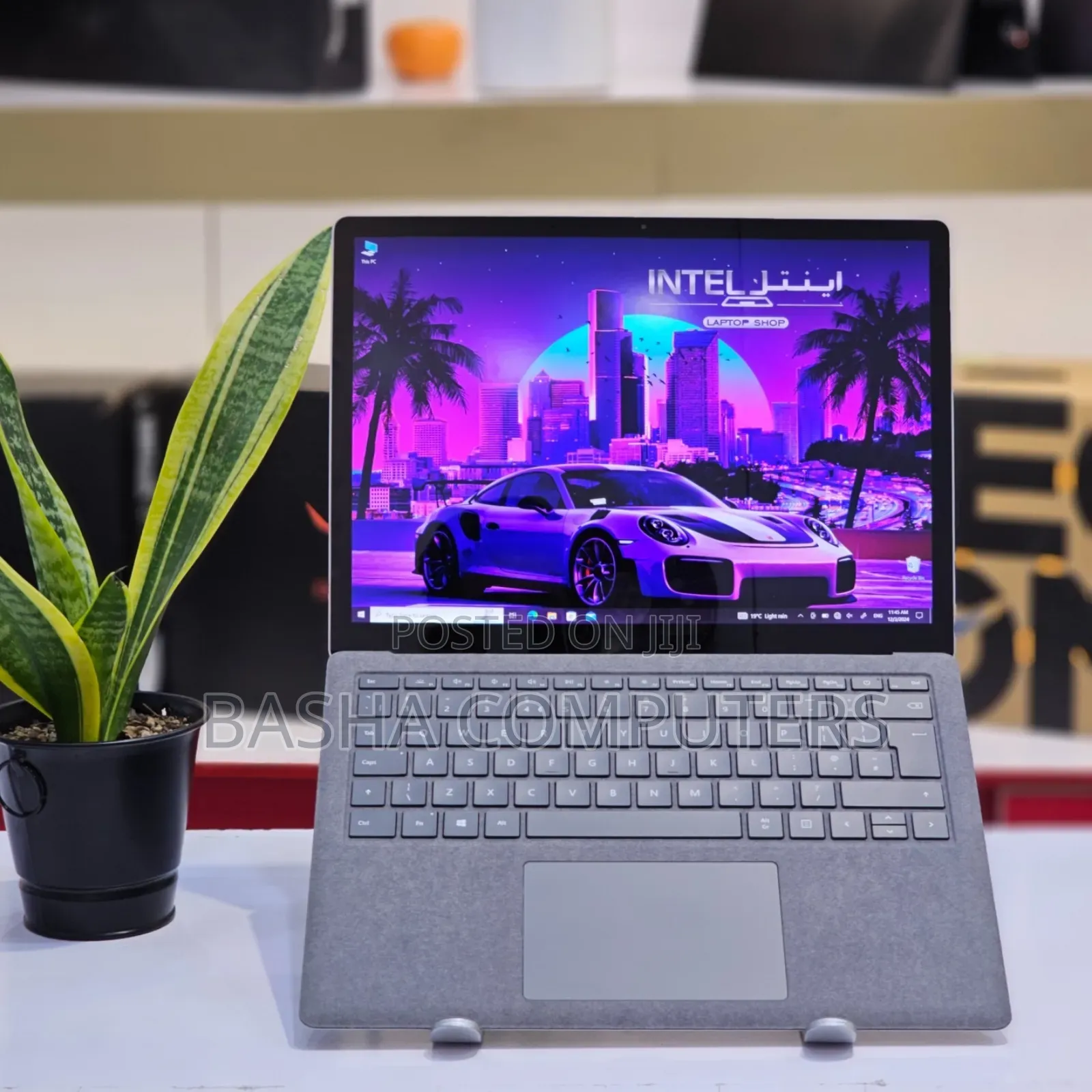 New Laptop Microsoft Surface 8GB Intel Core i7 SSD 256GB