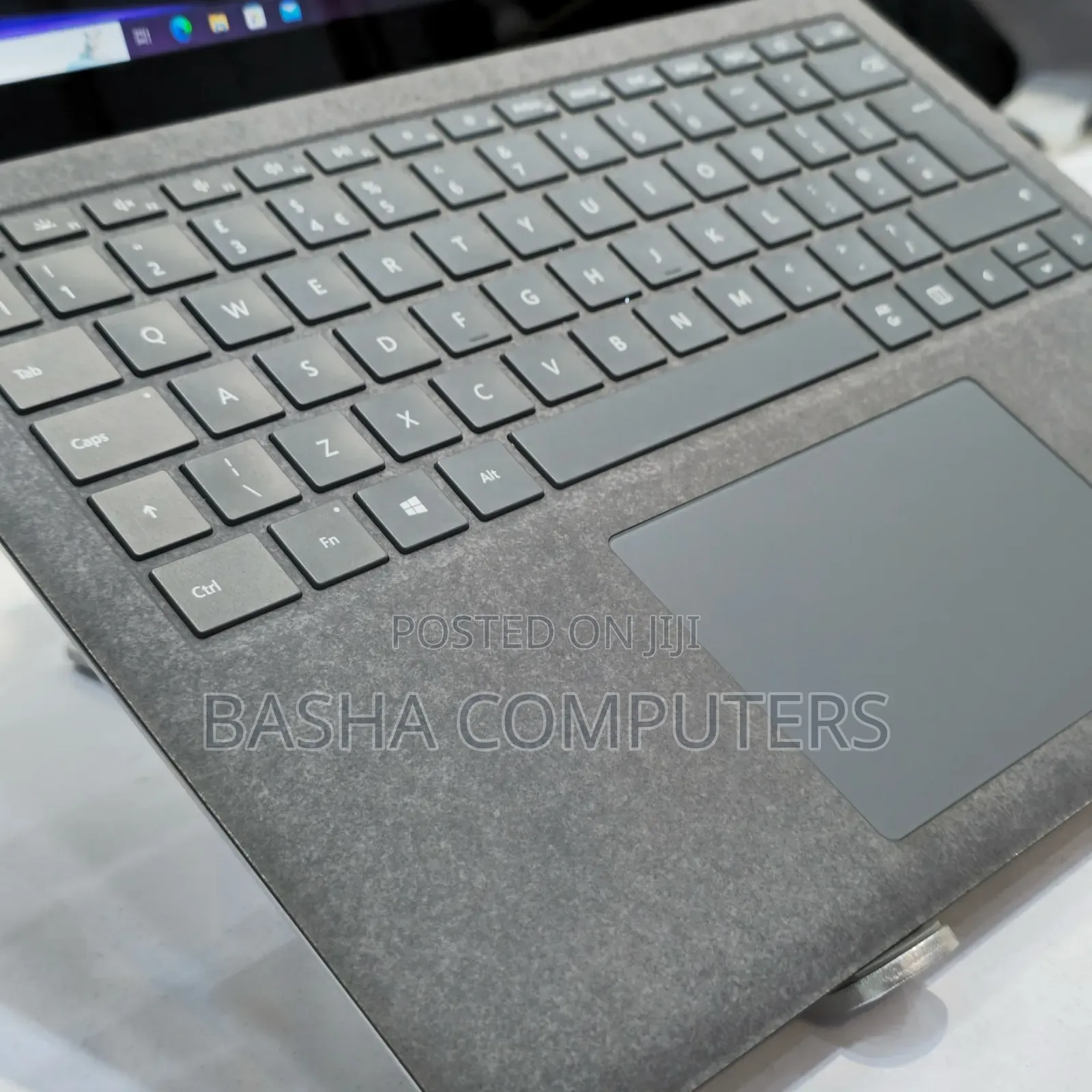 New Laptop Microsoft Surface 8GB Intel Core i7 SSD 256GB
