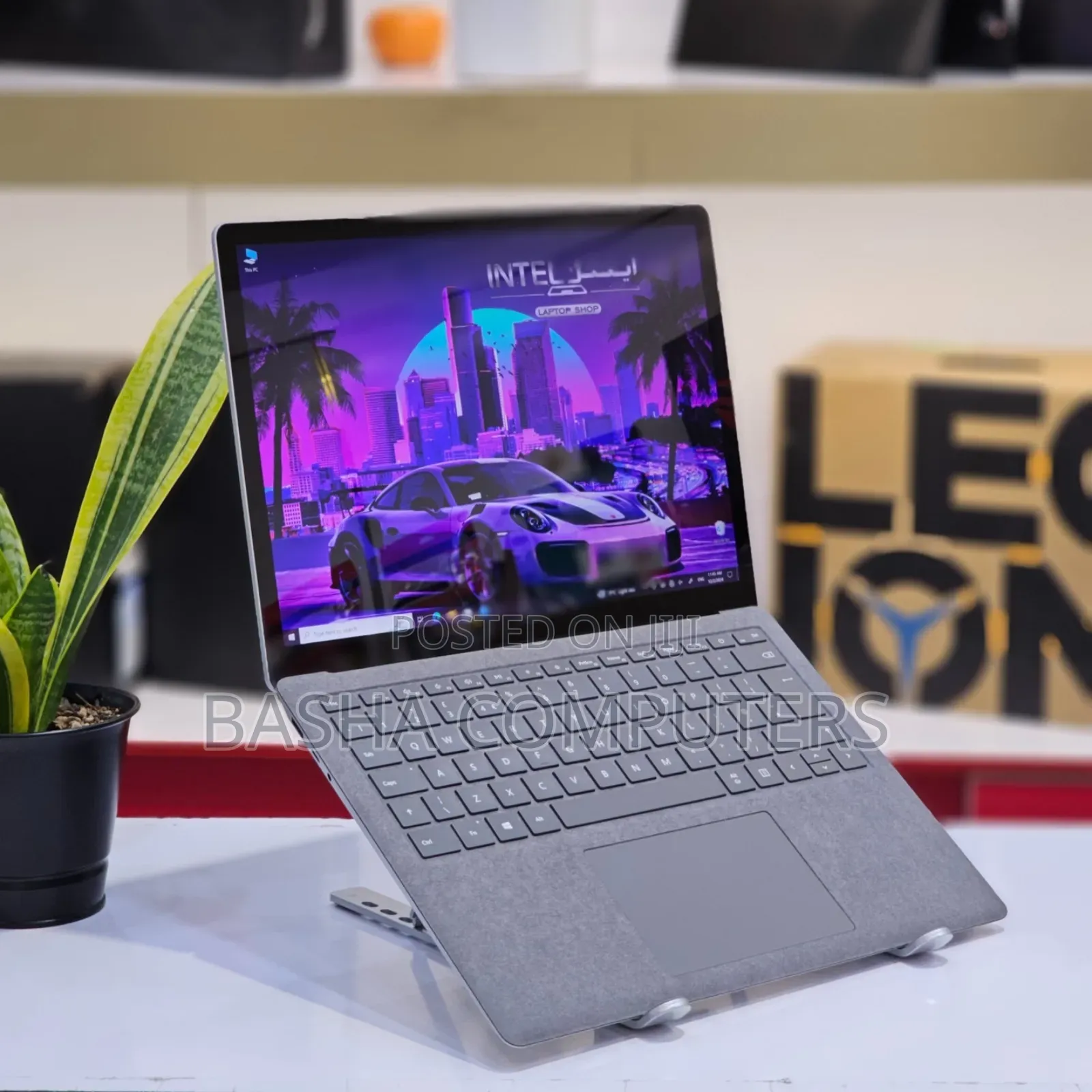 New Laptop Microsoft Surface 8GB Intel Core i7 SSD 256GB