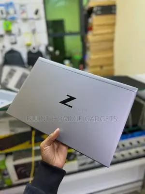 Laptop HP ZBook Firefly 15 G7 8GB Intel Core i7 SSD 256GB