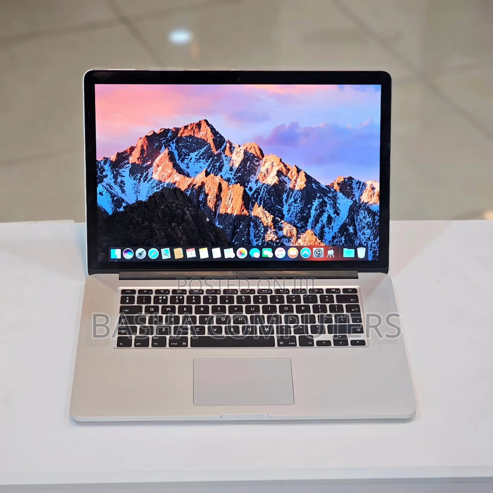 New Laptop Apple MacBook Pro 2015 16GB Intel Core i7 SSD 512GB