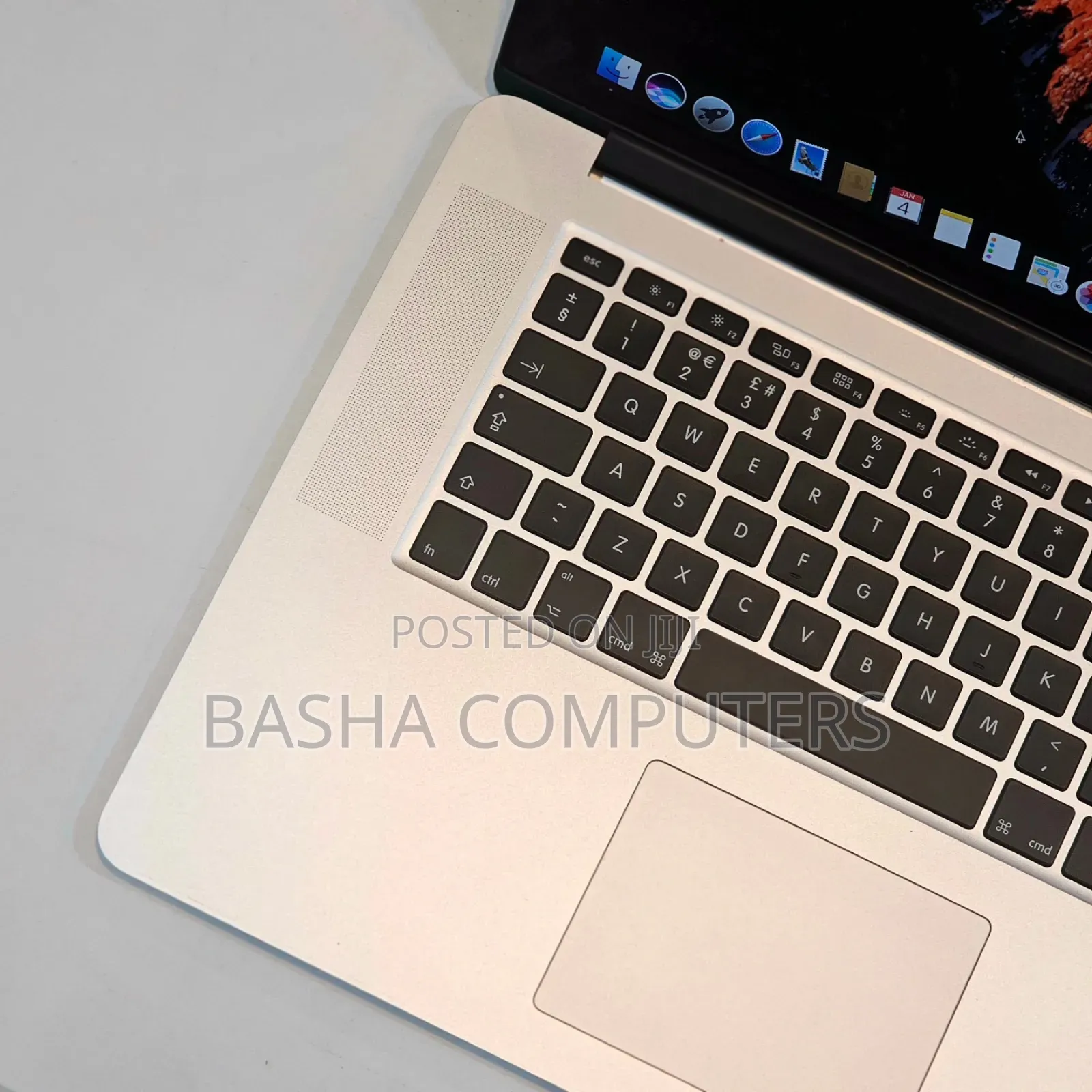 New Laptop Apple MacBook Pro 2015 16GB Intel Core i7 SSD 512GB