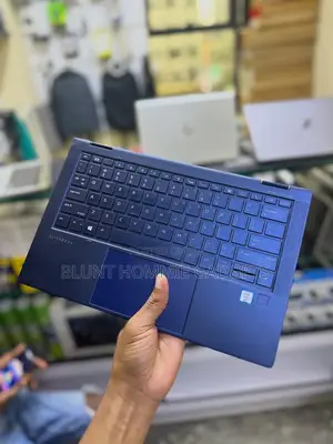 Laptop HP EliteBook x360 1040 G7 16GB Intel Core i7 SSD 256GB