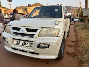 Mitsubishi Pajero 2005 White