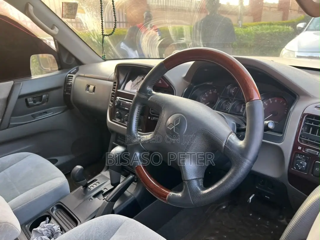 Mitsubishi Pajero 2005 White
