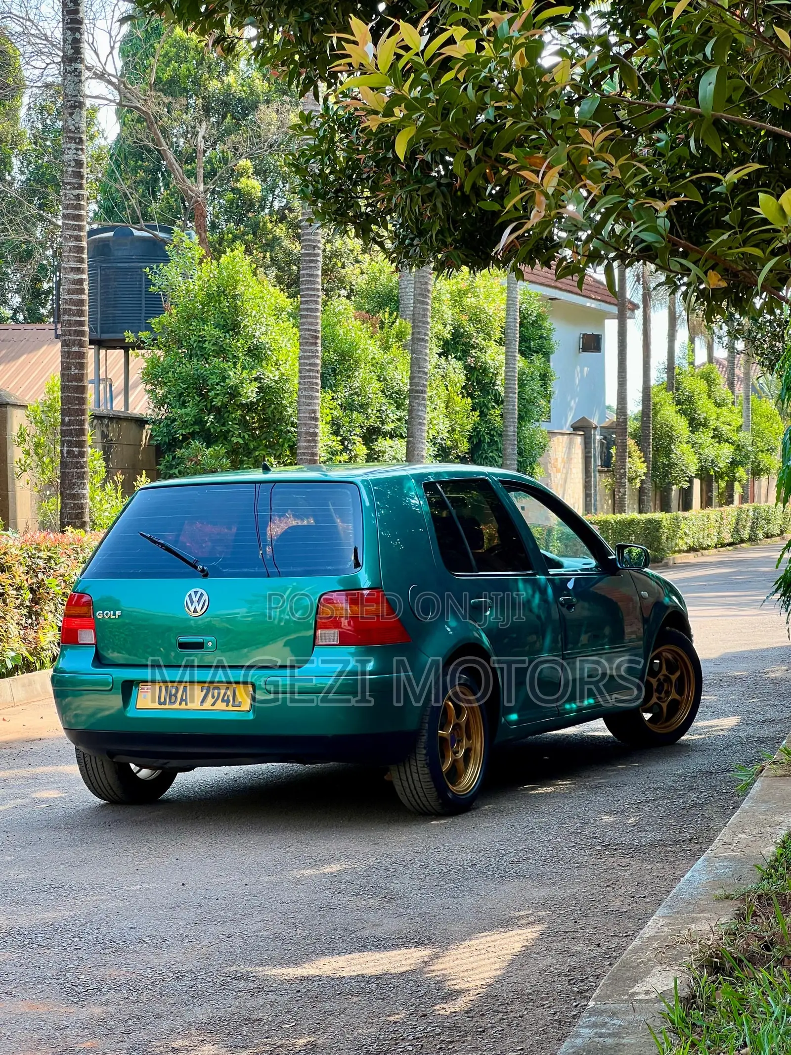 Volkswagen Golf 2005 Green