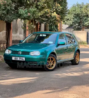 Volkswagen Golf 2005 Green