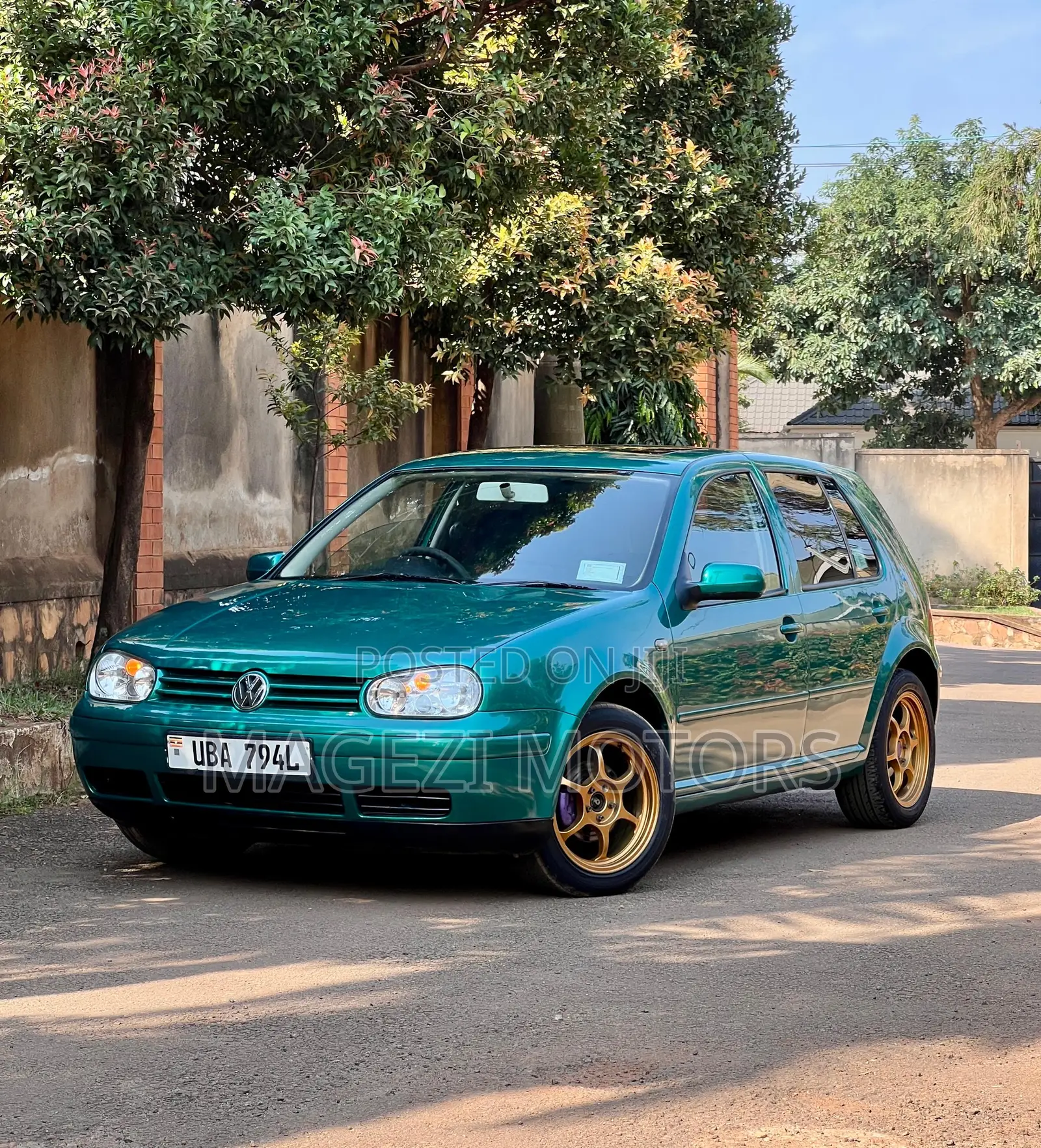 Volkswagen Golf 2005 Green