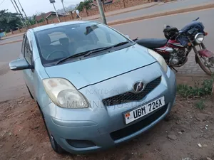 Toyota Vitz 2008 Green