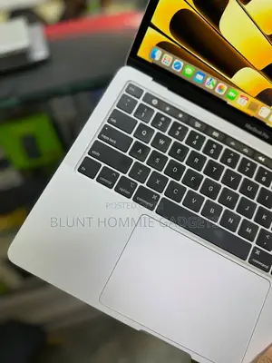 Laptop Apple MacBook Pro 2020 8GB Intel Core i5 SSD 512GB