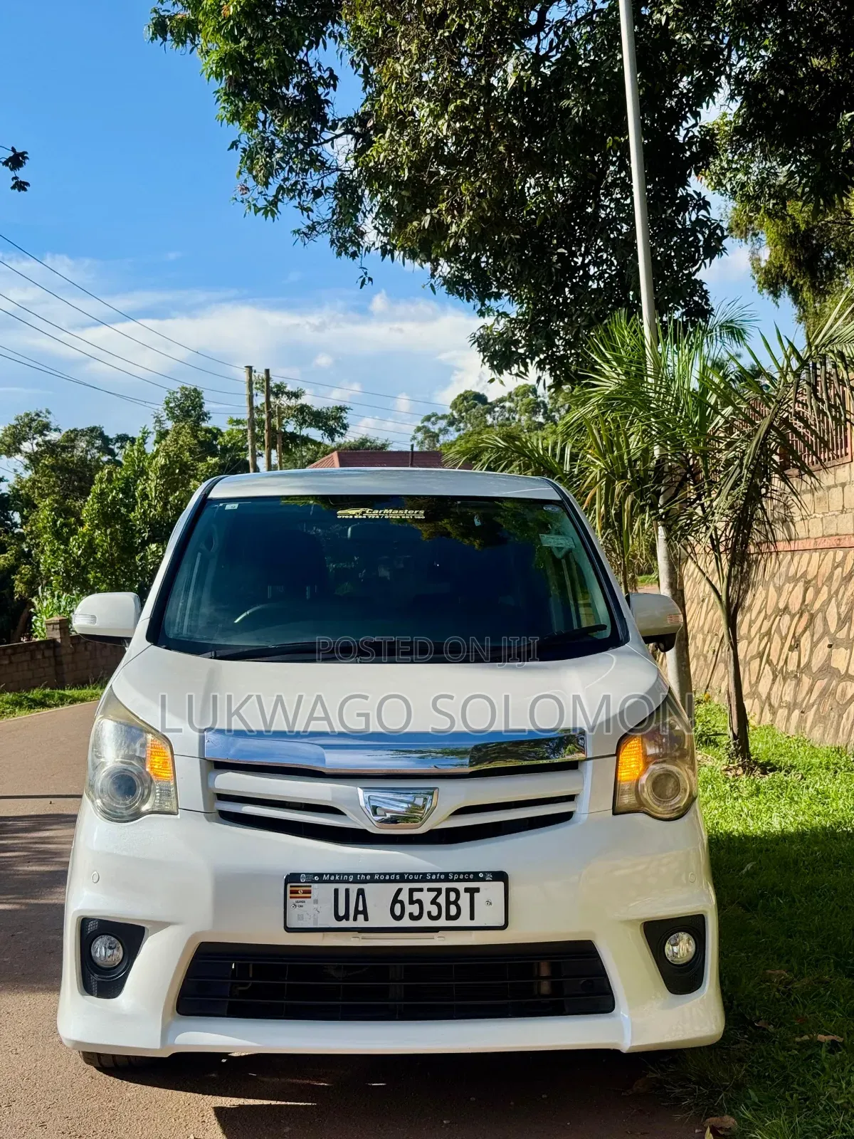 Toyota Noah 2011 White