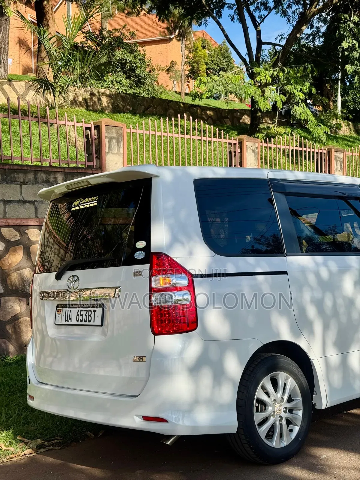 Toyota Noah 2011 White
