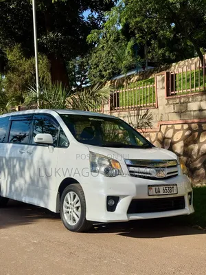Toyota Noah 2011 White