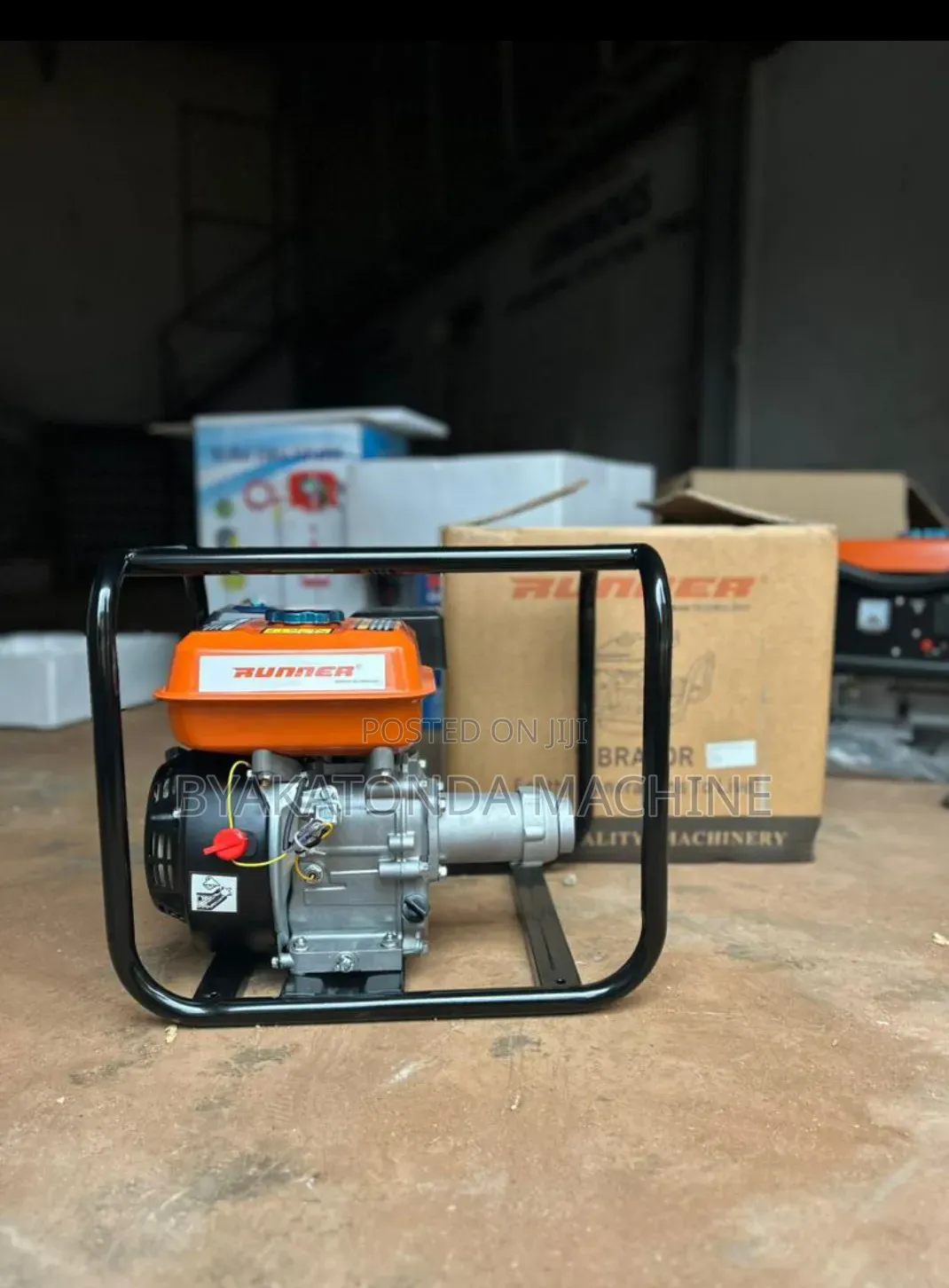 Runner Gasoline Vibrating Pocker