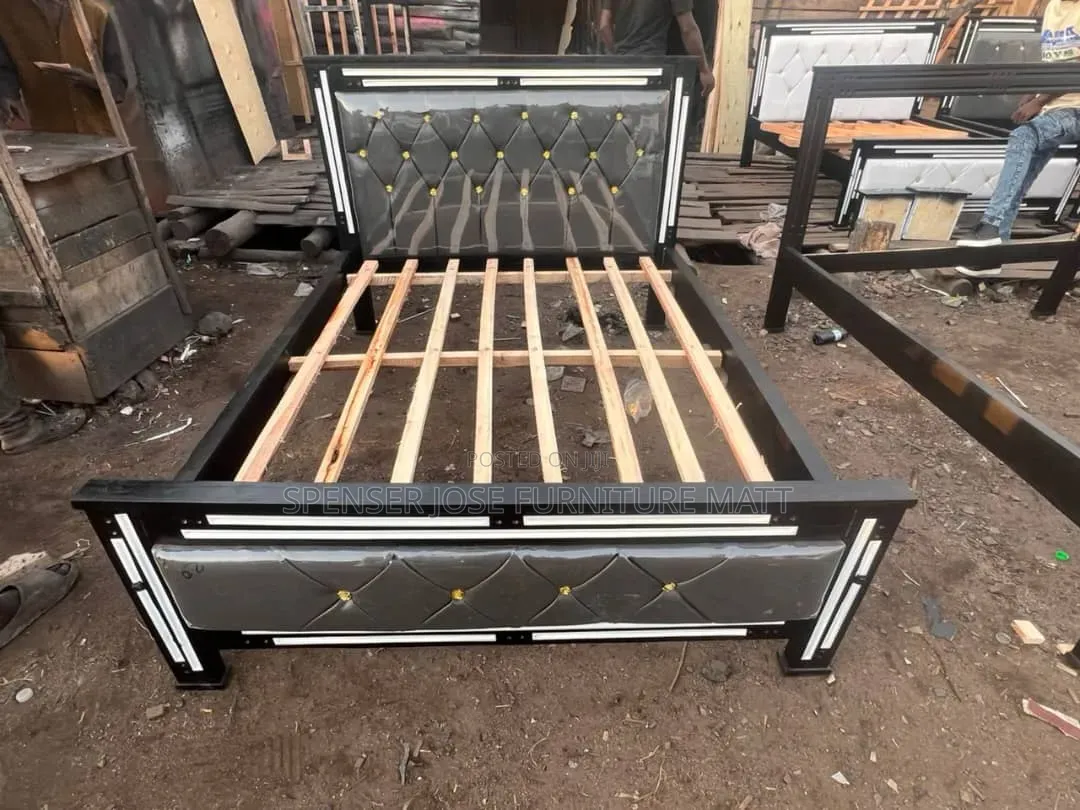 Bed 5by6 in Grey Leather