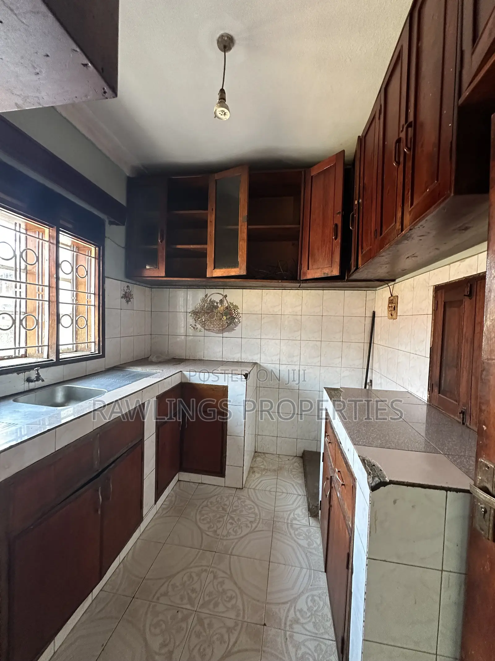 4bdrm Duplex in Najjanankumbi, Makindye for sale