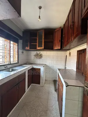 4bdrm Duplex in Najjanankumbi, Makindye for sale