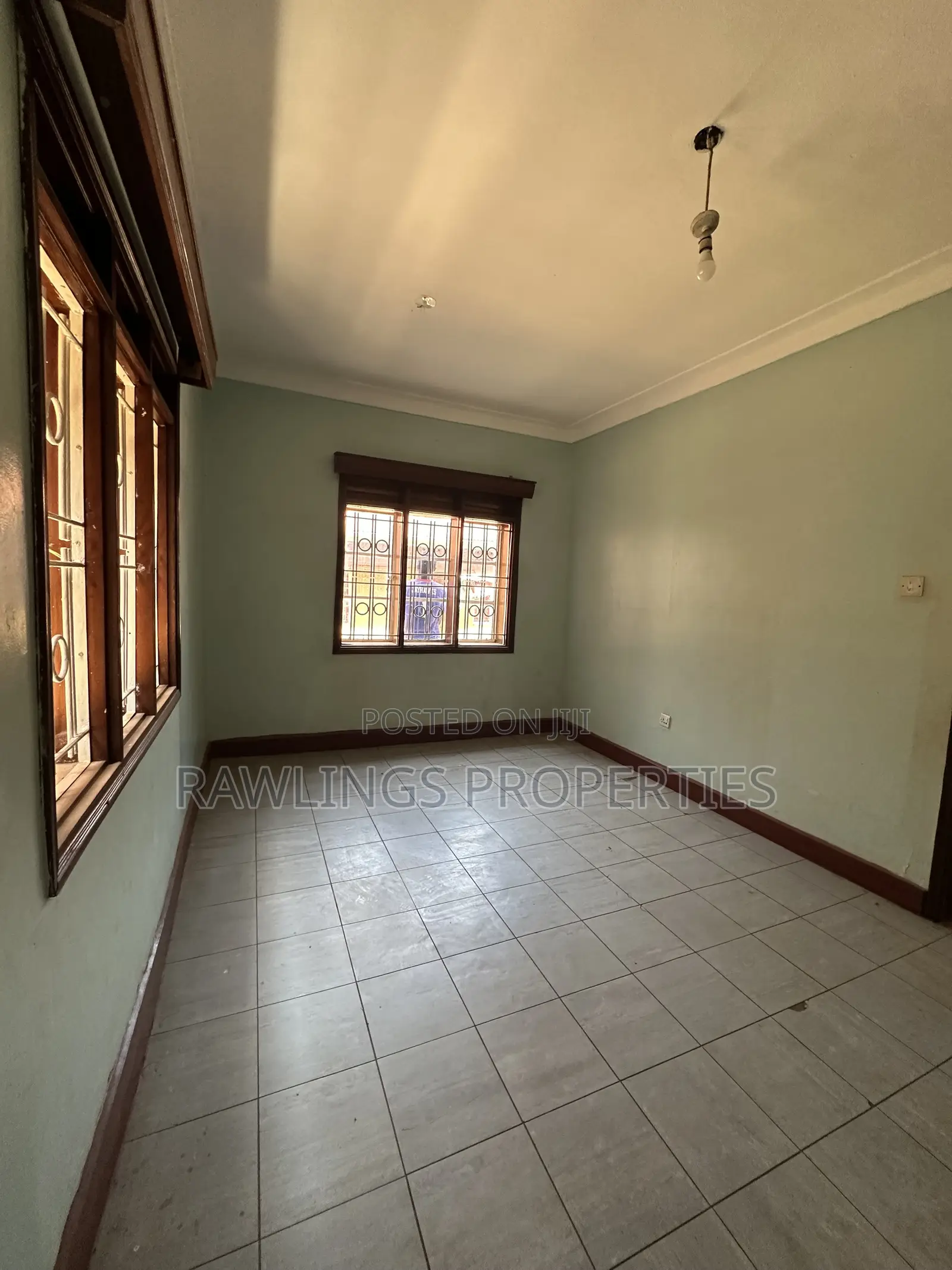 4bdrm Duplex in Najjanankumbi, Makindye for sale