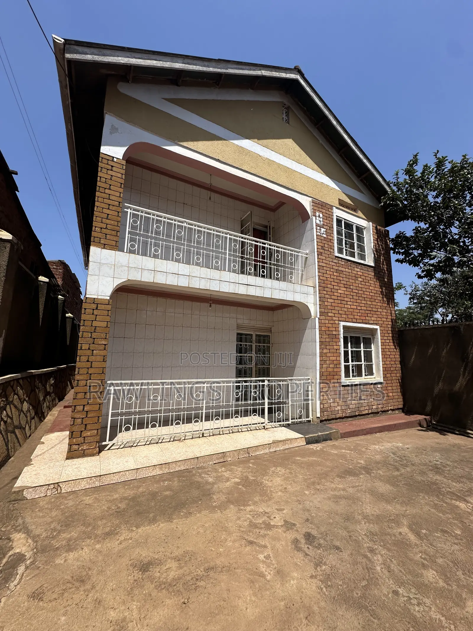 4bdrm Duplex in Najjanankumbi, Makindye for sale