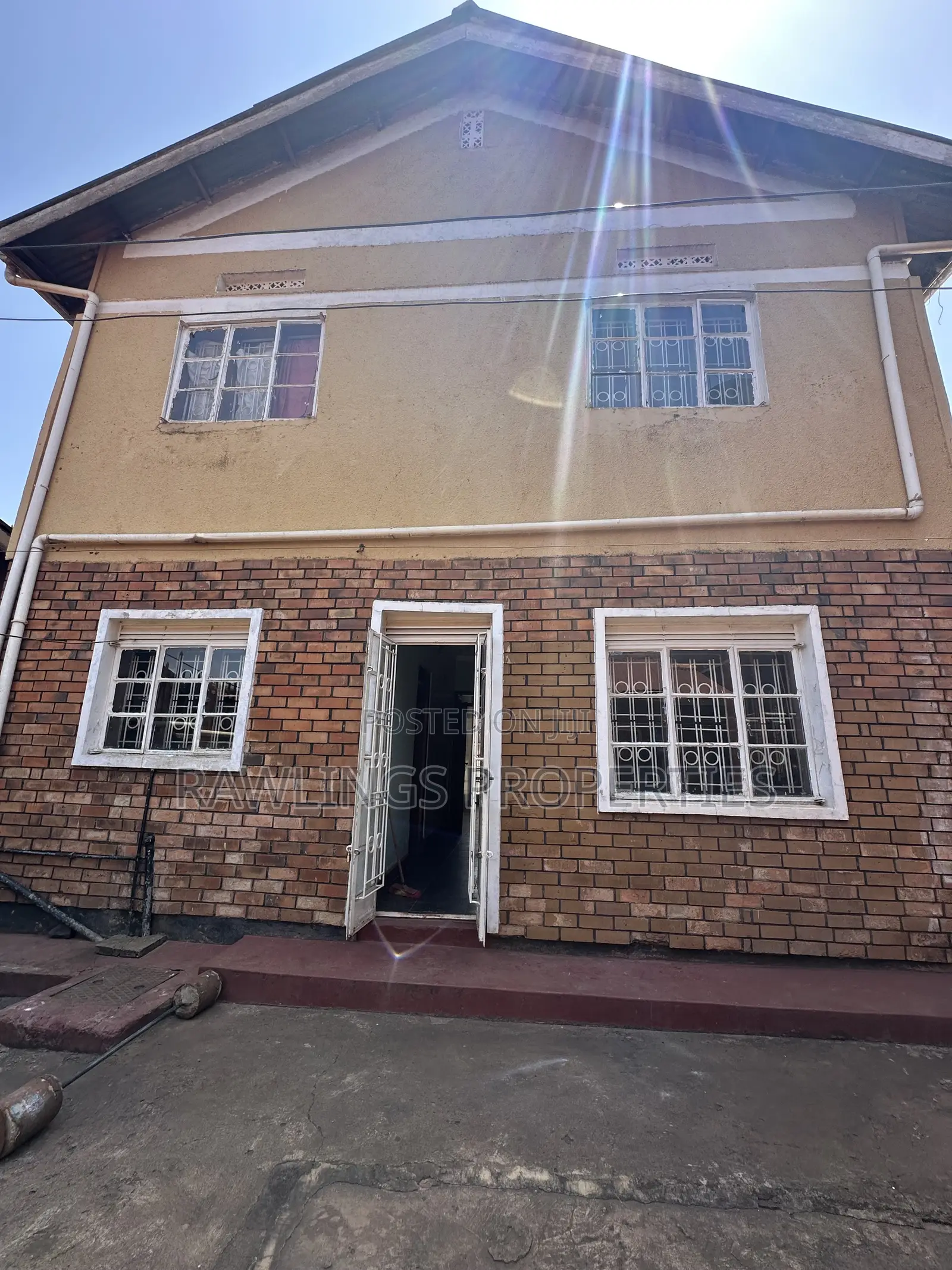 4bdrm Duplex in Najjanankumbi, Makindye for sale