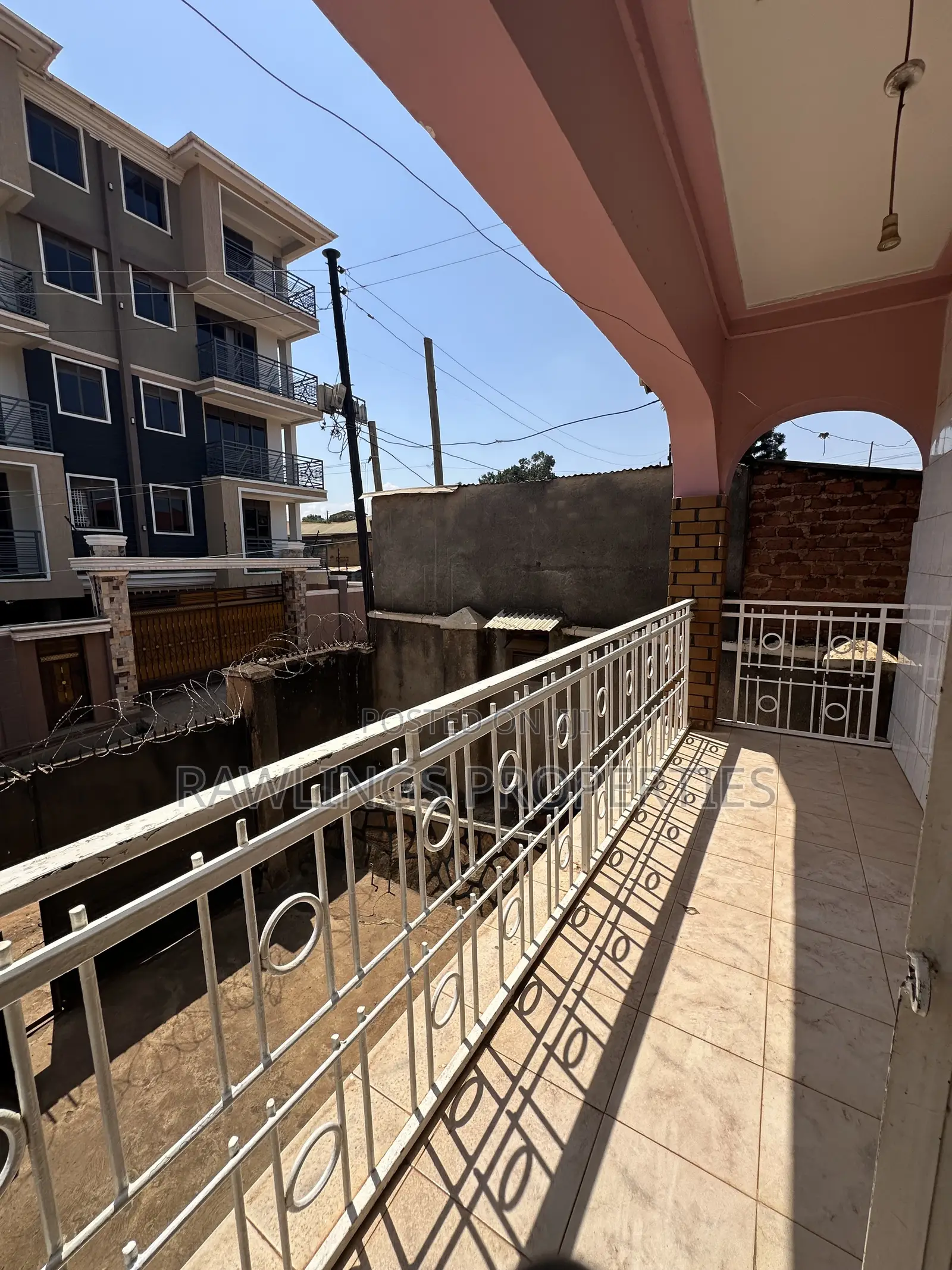 4bdrm Duplex in Najjanankumbi, Makindye for sale