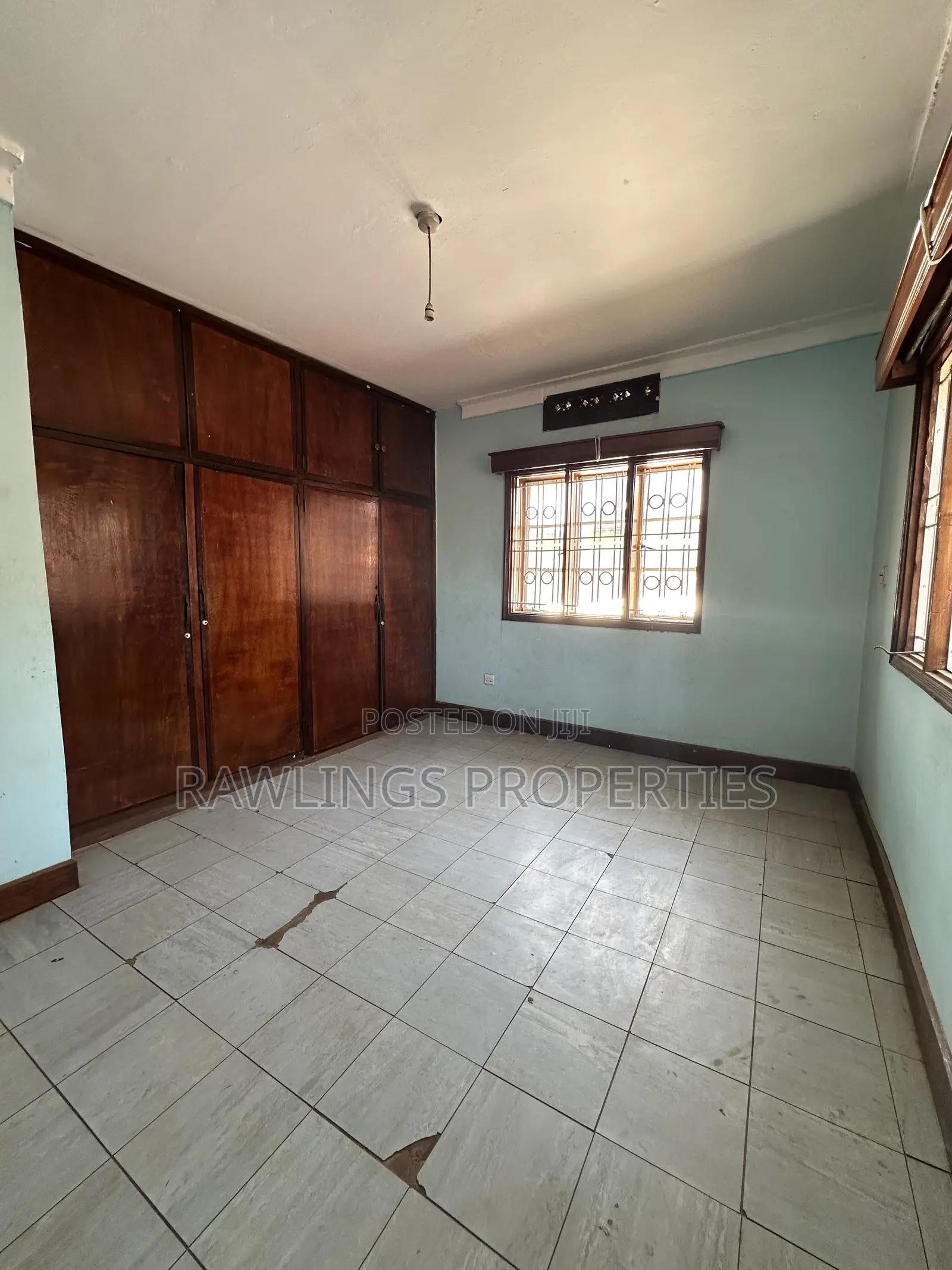 4bdrm Duplex in Najjanankumbi, Makindye for sale