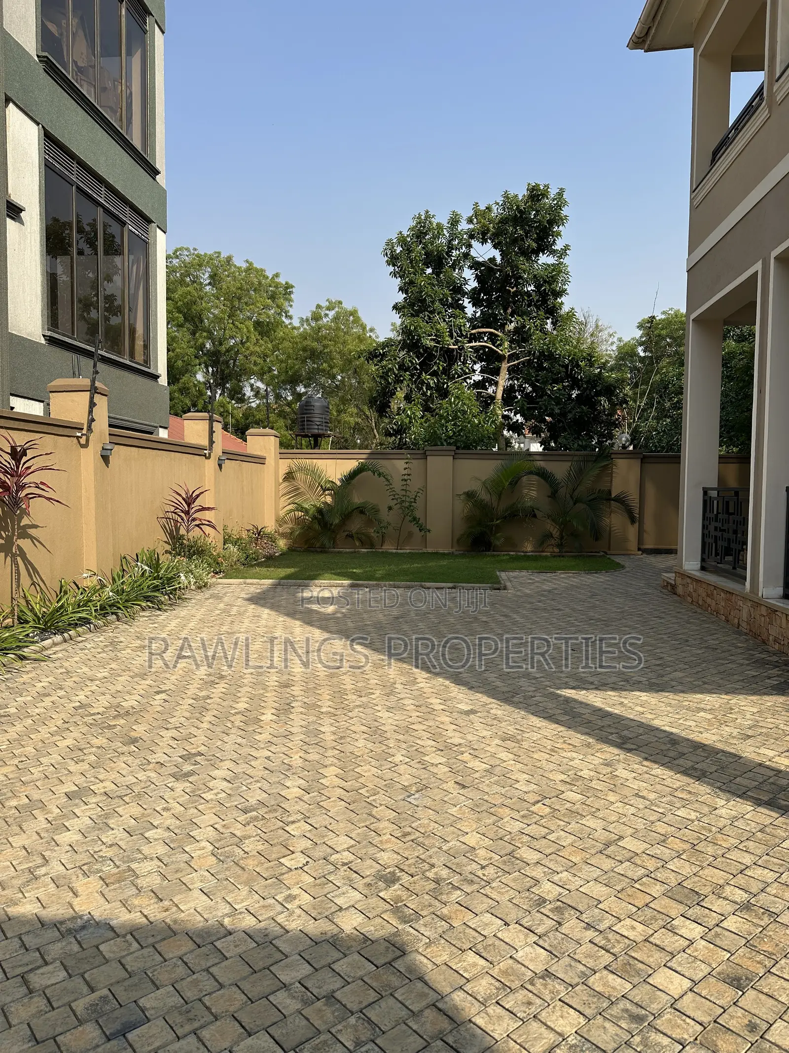 5bdrm Duplex in Bunga, Makindye for sale