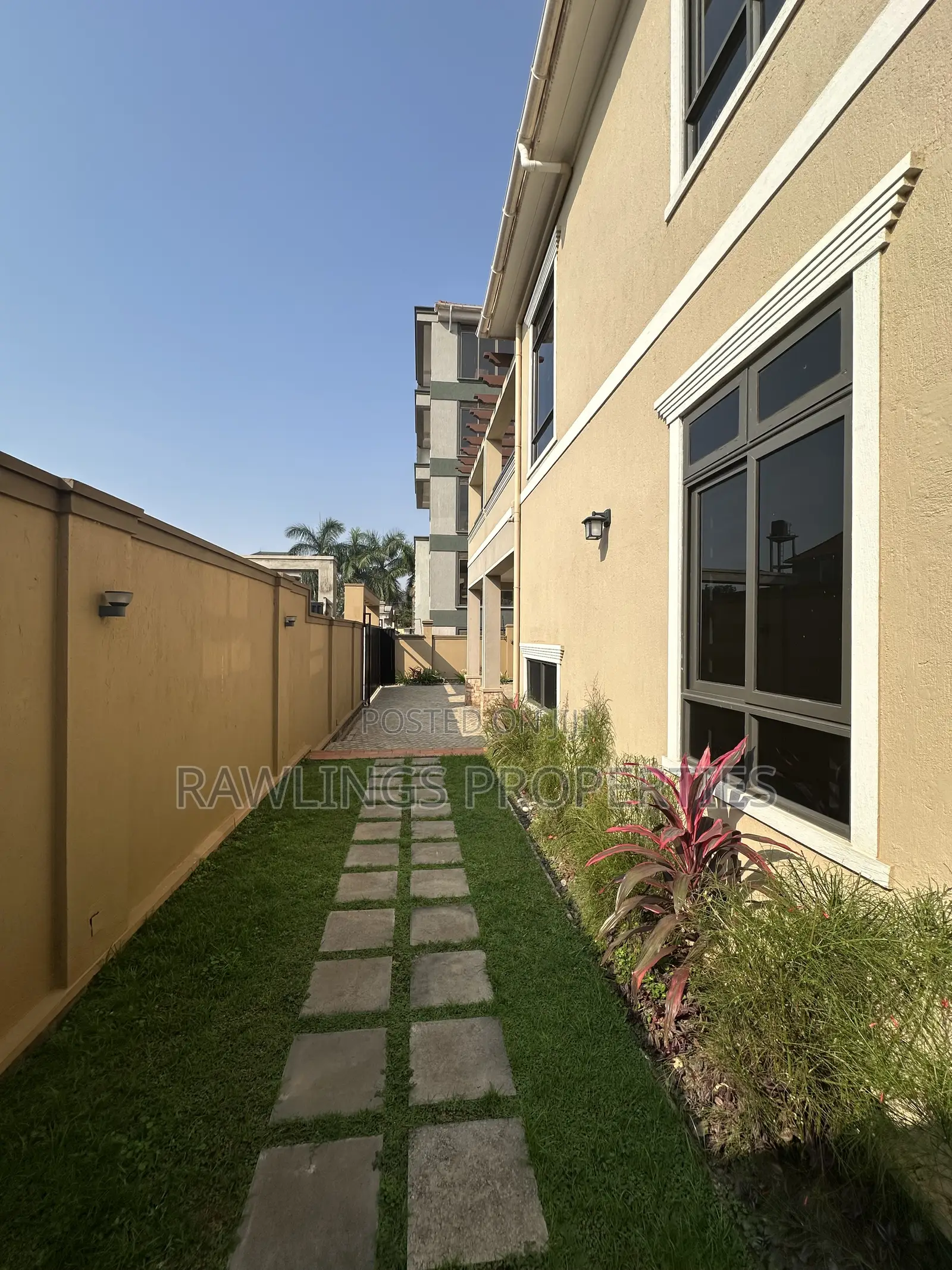 5bdrm Duplex in Bunga, Makindye for sale