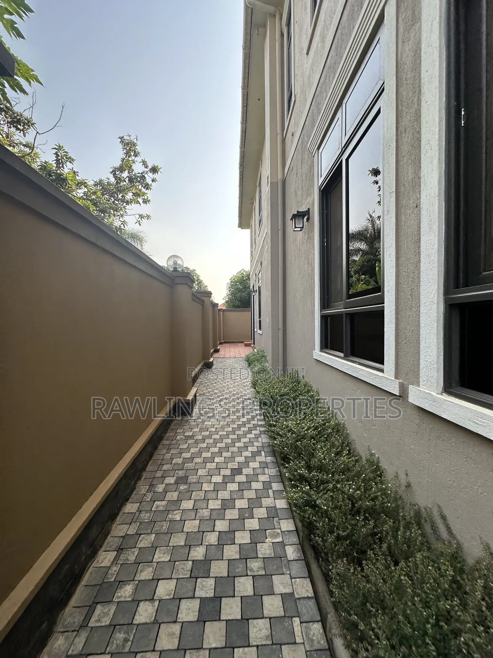 5bdrm Duplex in Bunga, Makindye for sale