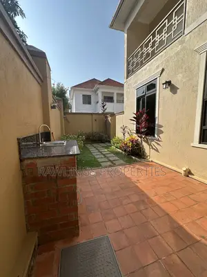 5bdrm Duplex in Bunga, Makindye for sale
