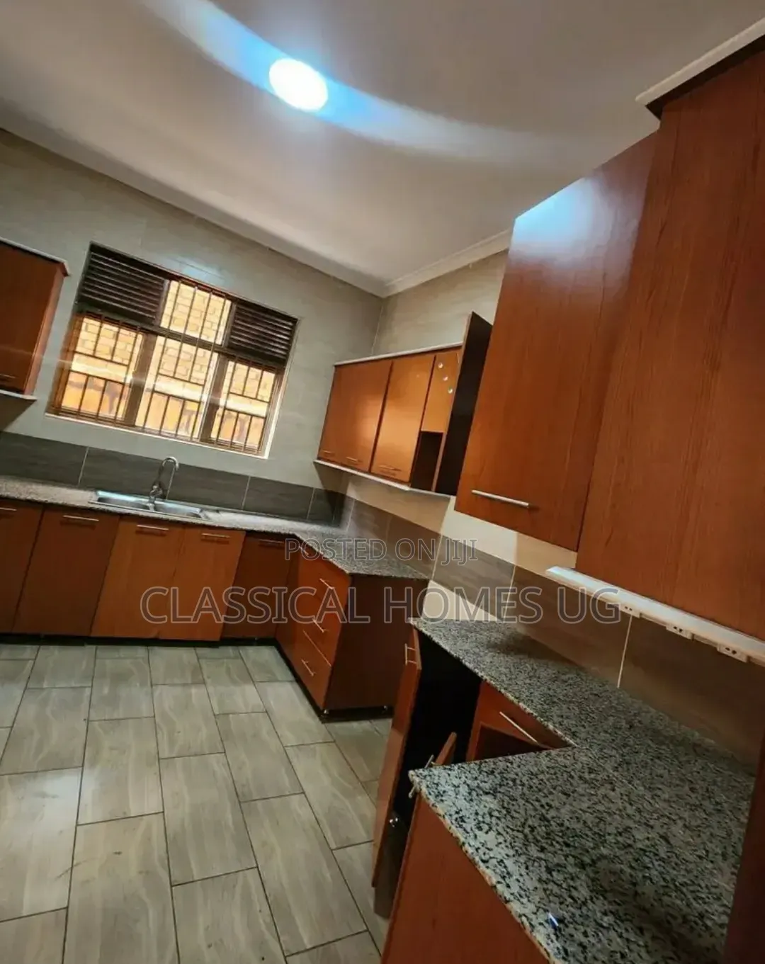 5bdrm Duplex in Kyanja, Central Division for rent