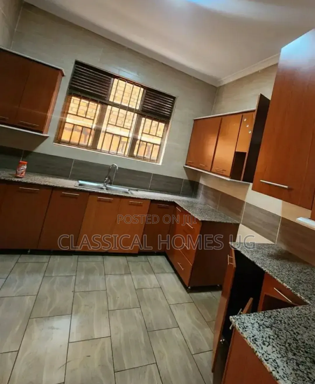 5bdrm Duplex in Kyanja, Central Division for rent