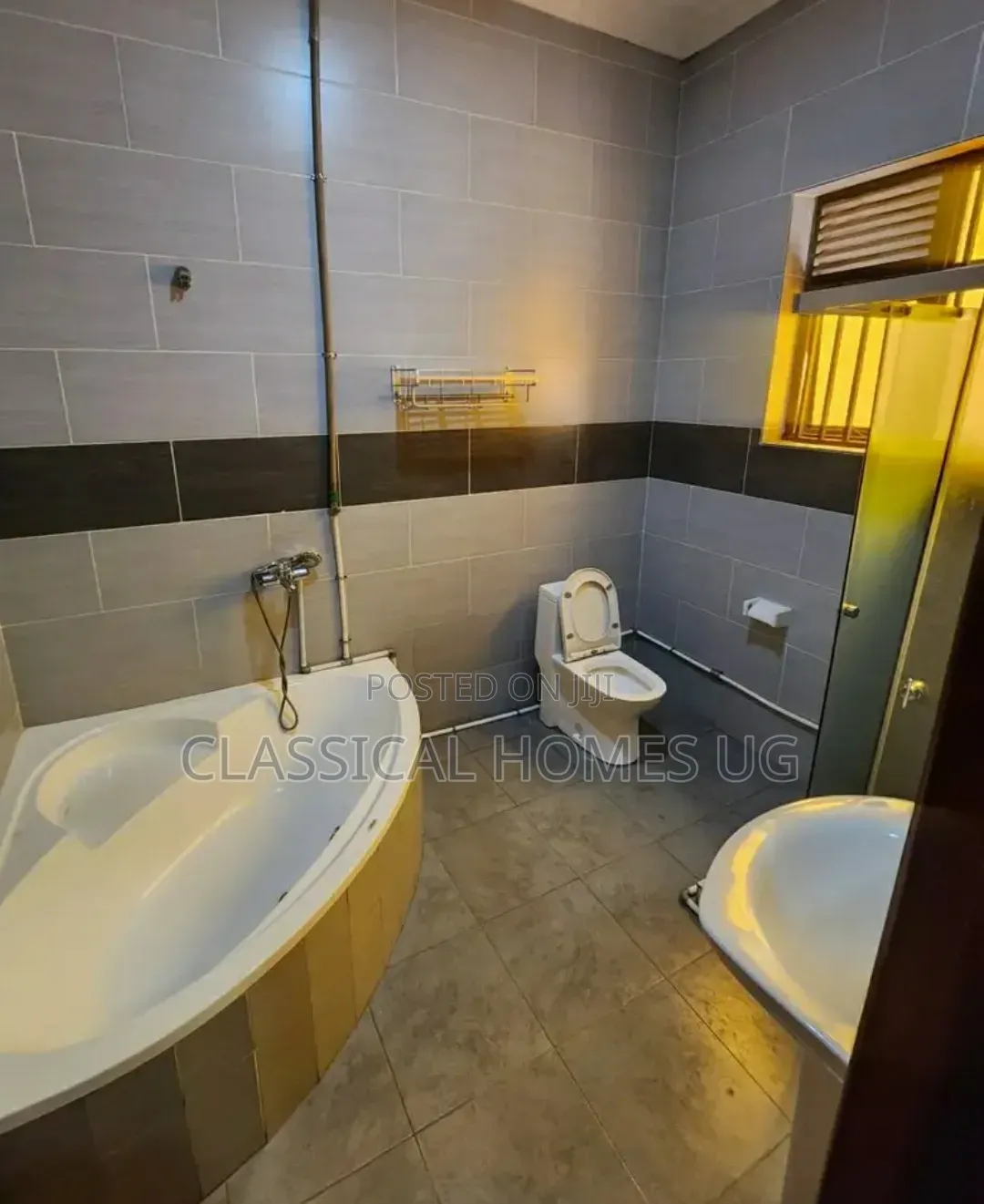 5bdrm Duplex in Kyanja, Central Division for rent